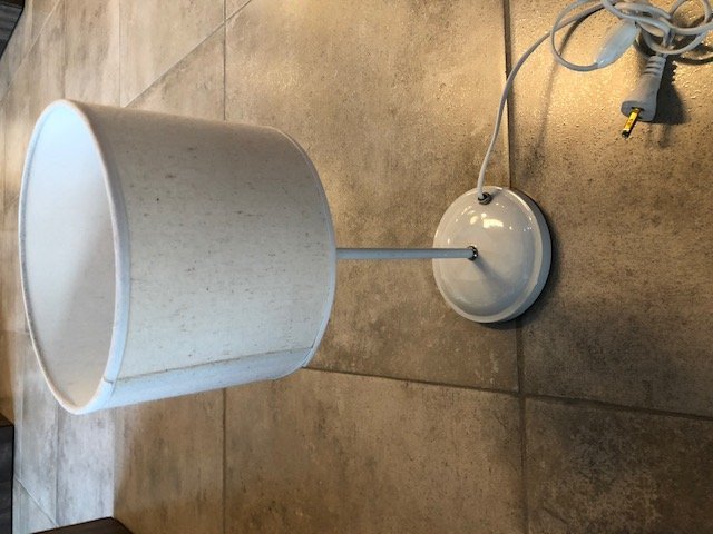 VELADOR C/PANTALLA SIM/MIMBRE  BLANCO 1301